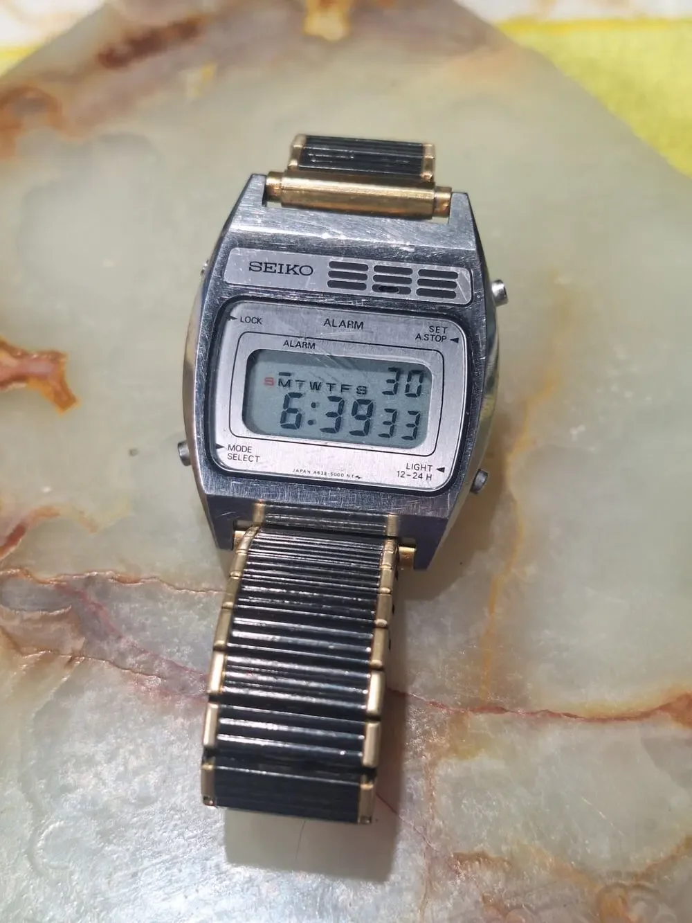 Vintage Seiko A638-5009 LCD Digital Alarm Watch Japan 1980s Quartz 33mm